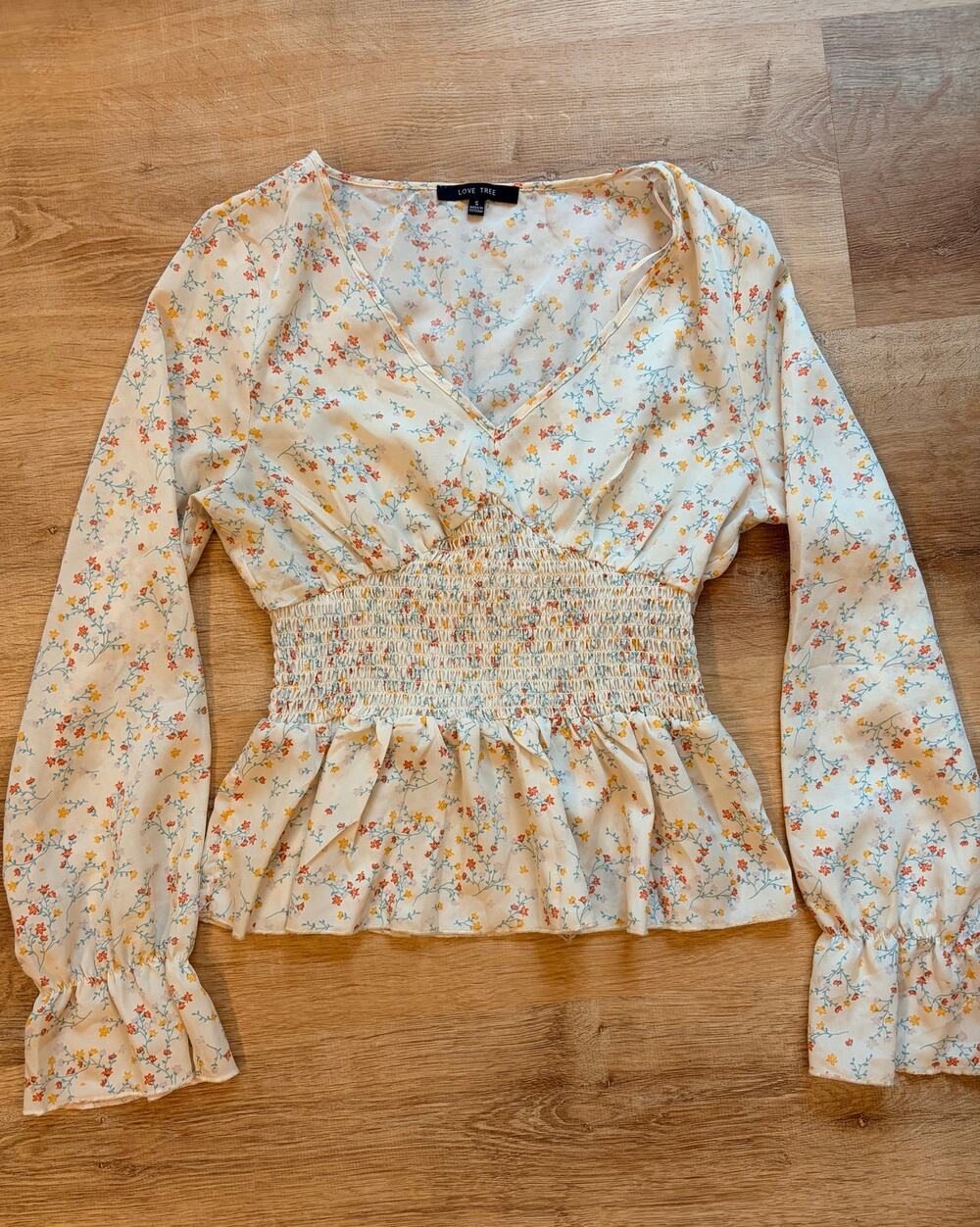 Love Tree Ditsy Floral Babydoll Top Y2K Cream Smocked Peplum Blouse V-Neck